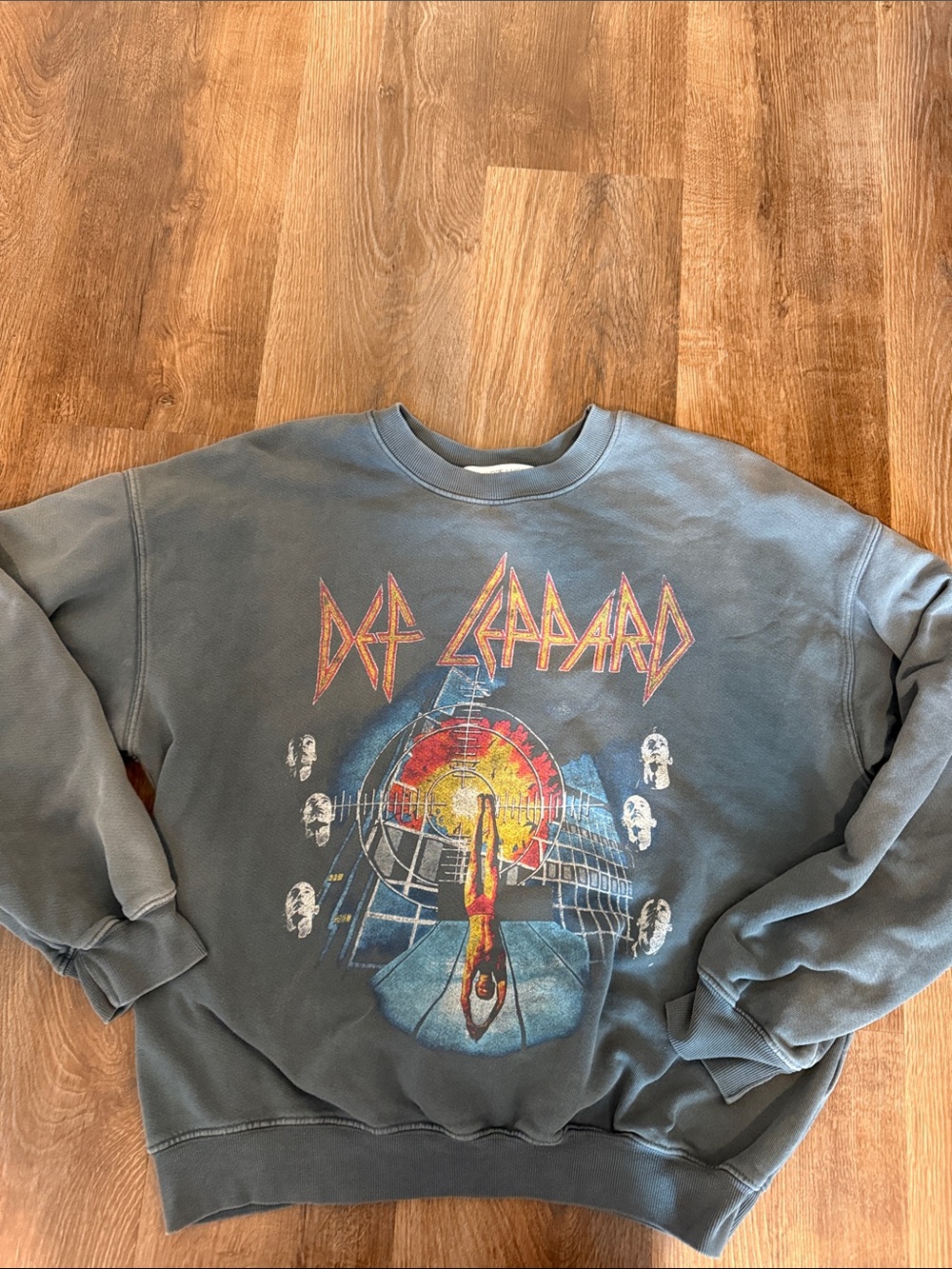 Daydreamer Def Leppard crew neck